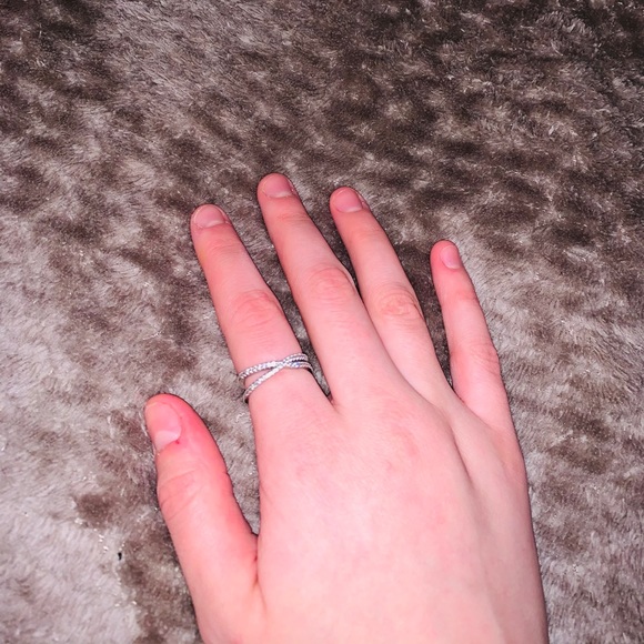 ELLE “RODEO DRIVE” INFINITY RING. - Picture 2 of 4